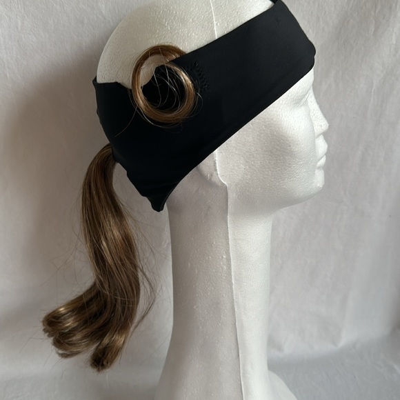 Ponytail headband for hats